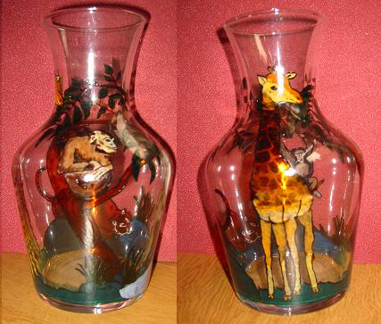 Peinture sur verre applique sur un vase : singes, tigre, girafe